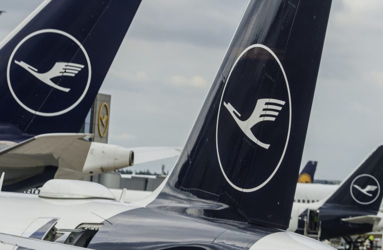 Piloții Lufthansa anunță o nouă grevă. Sindicatele au cerut blocarea activității companiei germane, luni și marți
