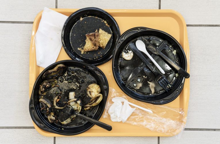 Pizza, pui și orez, cele mai periculoase resturi de mâncare