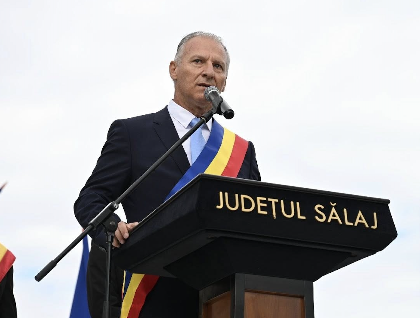 Președintele CJ Sălaj, liberalul Dinu Iancu Sălăjanu, plasat sub control judiciar de DNA, alături de alte 2 persoane. Procurorii DNA rețin alte 6 persoane în dosarul de corupție de la CJ Bistrița Năsăud