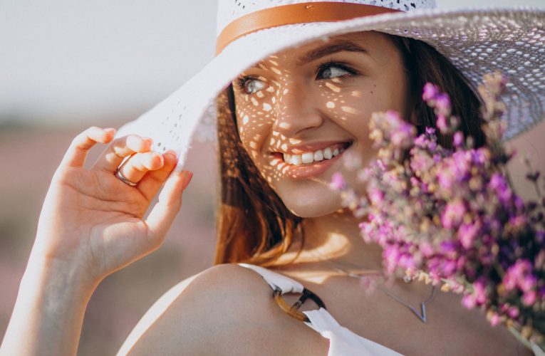 Primele raze de soare, mai periculoase decât crezi. Ce spune medicul despre pielea care „iese din iarnă”
