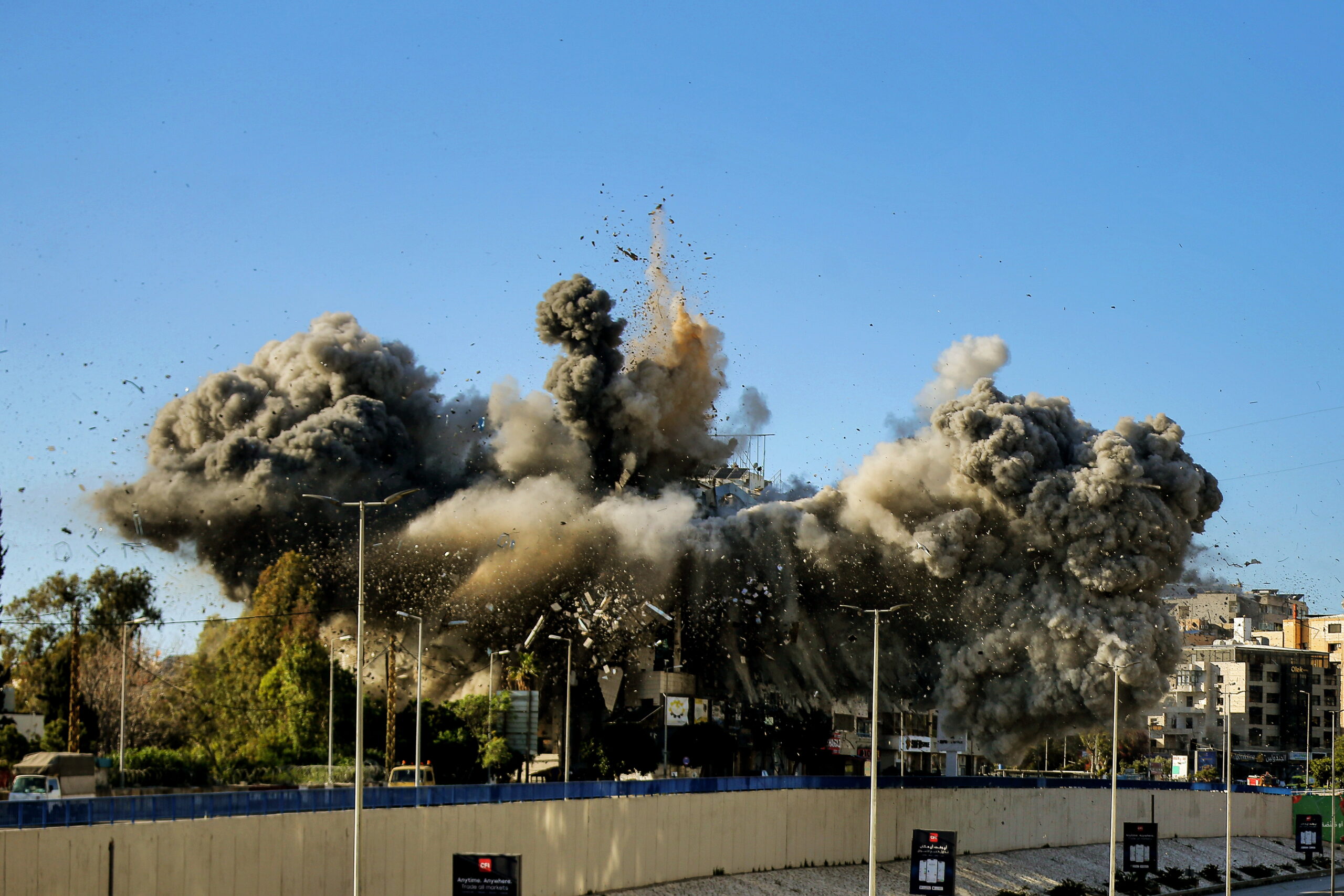 Război în Orientul Mijlociu, ziua 49. Armistițiul dintre Israel și Liban a intrat în vigoare. Trecerea prin strâmtoarea Ormuz rămâne „complet deschisă” până la sfârșitul armistițiului, anunță Araghchi / Trump: Iranul „nu va mai închide niciodată Strâmtoarea Ormuz”