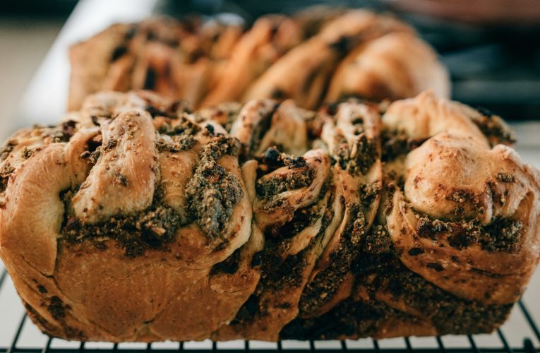 Rețeta tradițională de cozonac pufos pentru Paște. Desertul nelipsit de pe masa de sărbătoare