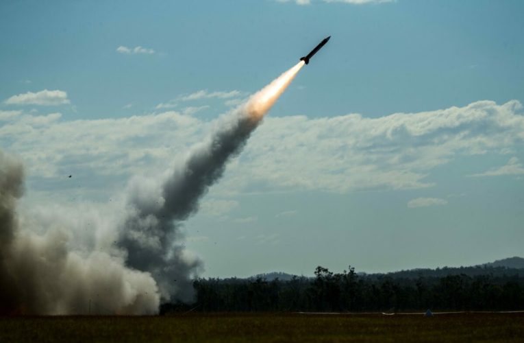 Reuters: Surse afirmă că oficialii americani avertizează țările europene să se aștepte la întârzieri în livrarea armelor