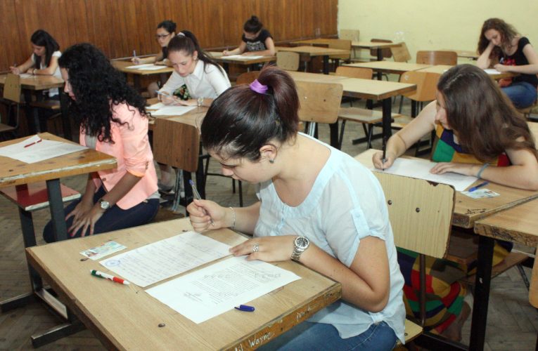 Rezultatele finale de la simularea examenului de Bacalaureat. Peste 700.000 de lucrări, corectate
