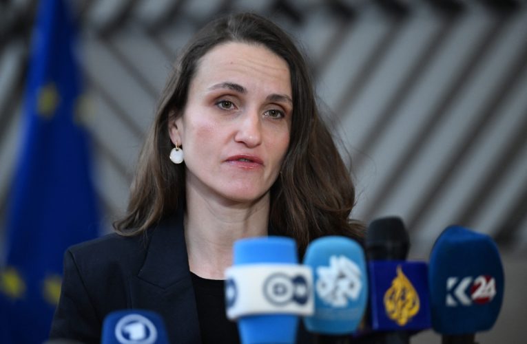 România trimite ajutor umanitar în Liban. Oana Țoiu: „România își manifestă solidaritatea prin asistență umanitară. 15 tone de ajutor au plecat spre Amman”