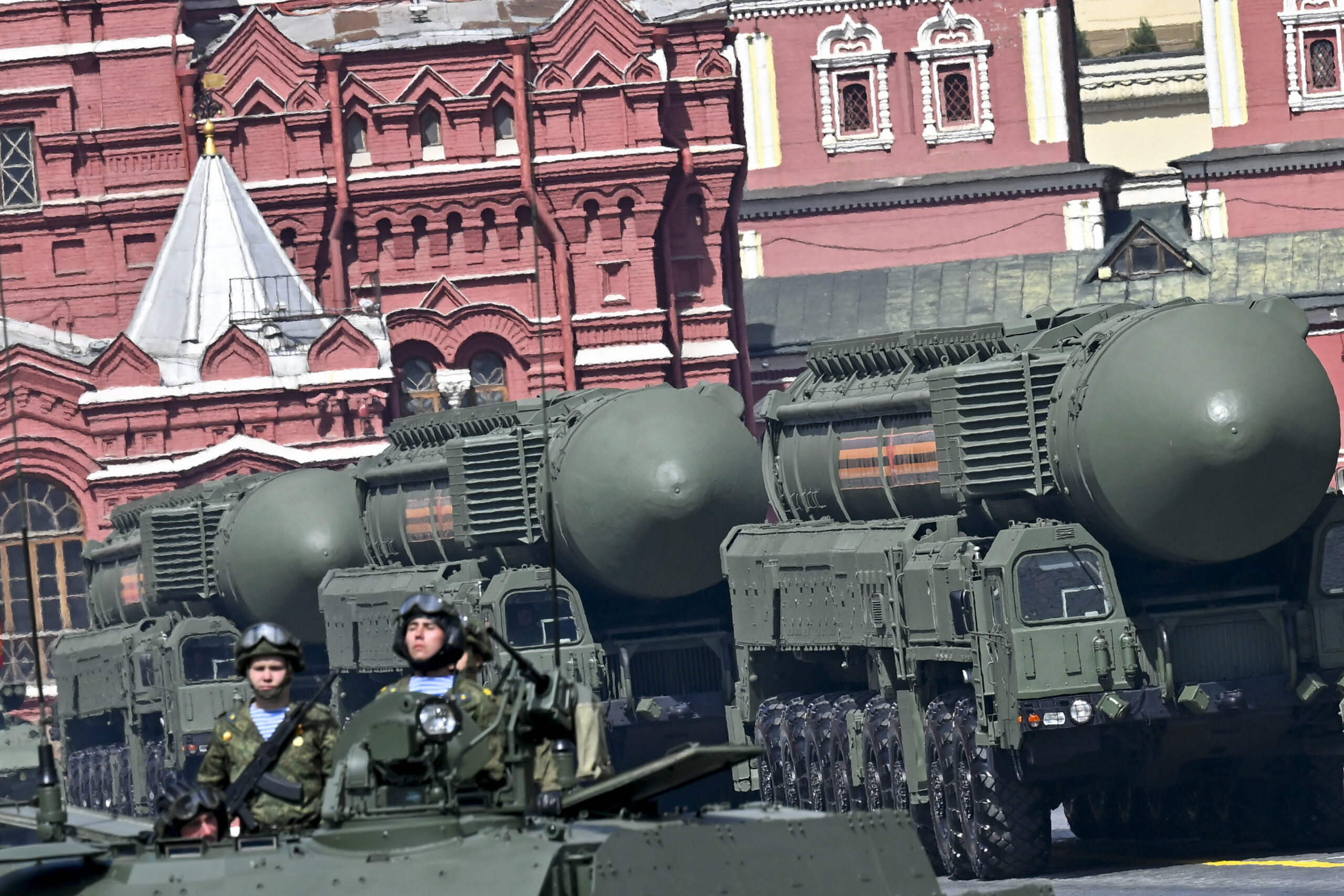 Rusia anulează defilarea echipamentelor militare la parada de 9 mai, din cauza Războiului din Ucraina