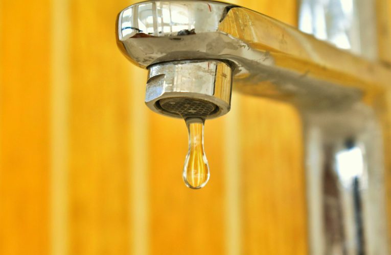 Se oprește apa în București. Lista completă a străzilor afectate în fiecare sector