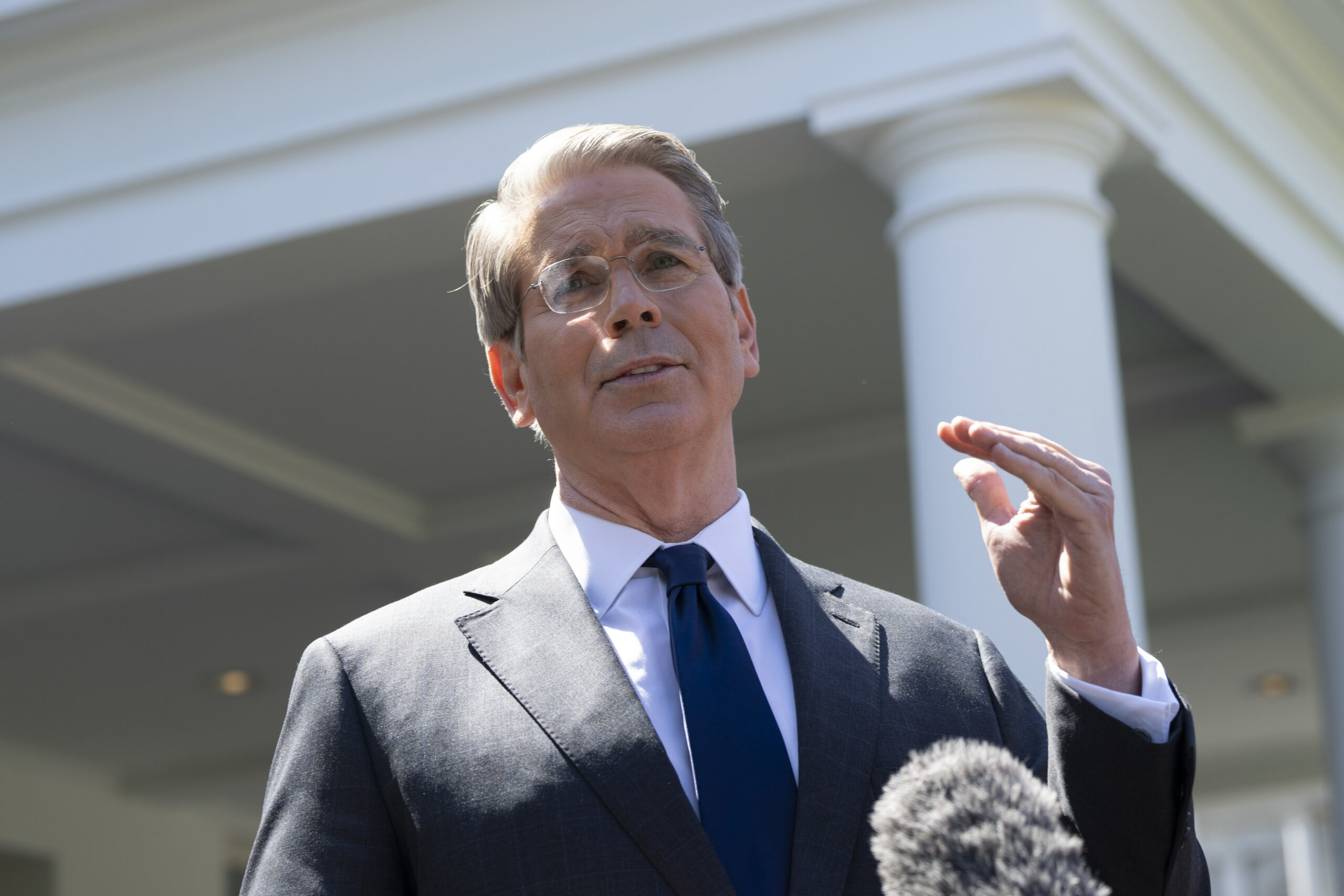 SUA reînnoiesc derogarea de la sancțiunile petroliere rusești pentru o lună, după ce inițial anunțaseră contrariul