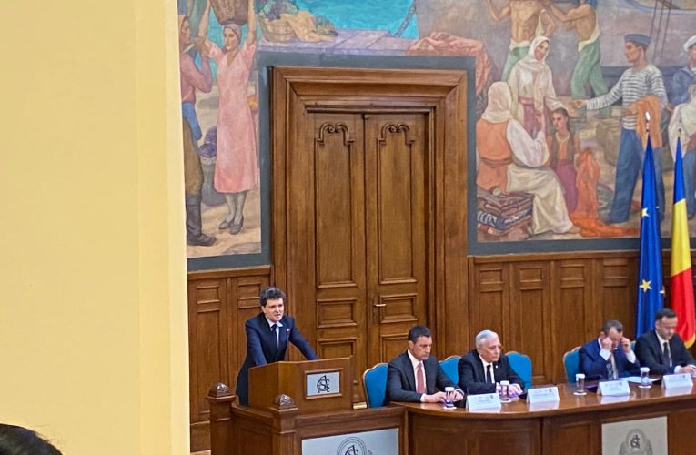 „Trăim un război informațional”. Nicușor Dan, la Forumul Educației Financiare