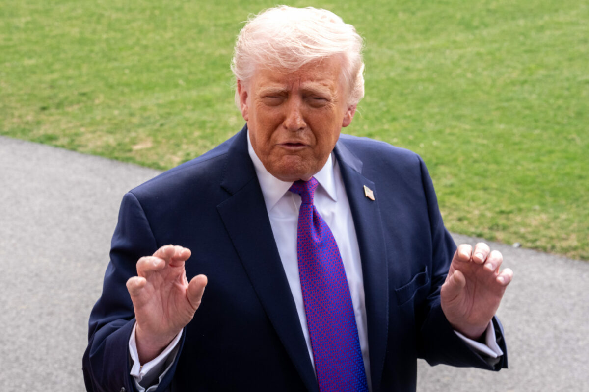 Trump amenință China cu taxe vamale de 50% dacă sprijină militar Iranul