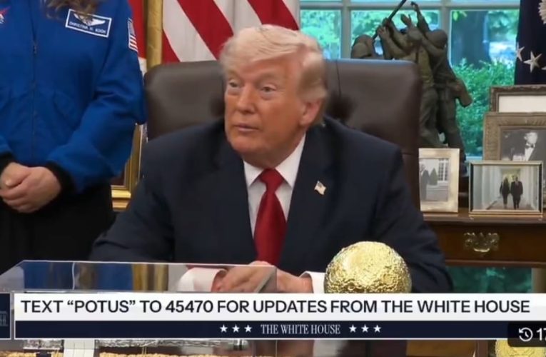 Trump, după discuția cu Vladimir Putin: „Vreau să-ți închei războiul”. Ucraina e „înfrântă militar”