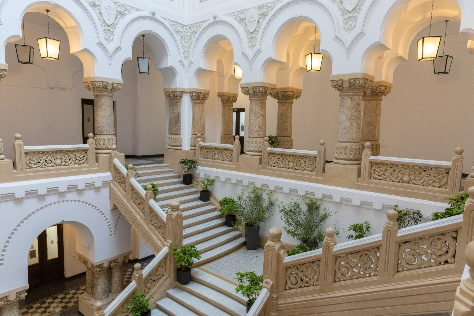 Tururi ghidate gratuite în weekend la Primăria Capitalei