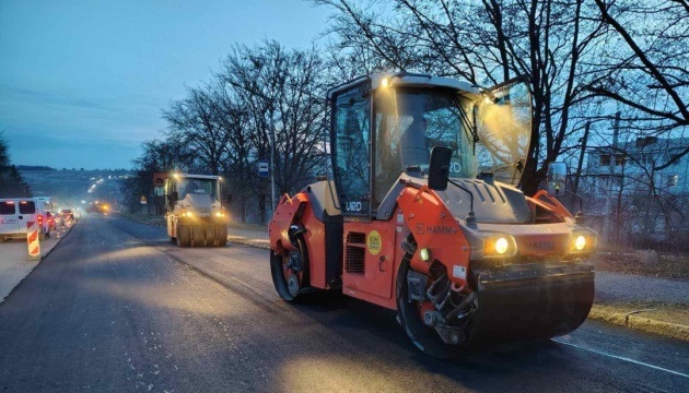 Ucraina raportează peste 3,5 milioane de metri pătrați de drumuri refăcute anul acesta