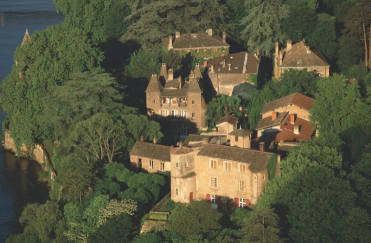 Un castel din patrimoniul orașului Lyon a fost scos la vânzare la un preț redus