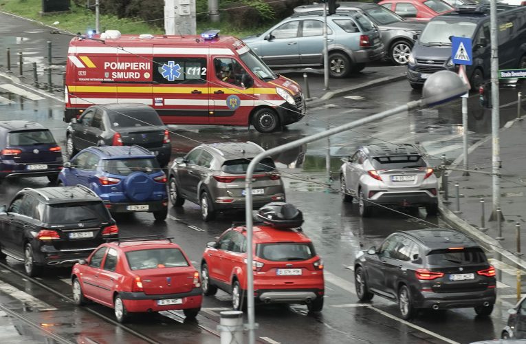 USR propune modificarea Codului rutier pentru introducerea culoarului de salvare