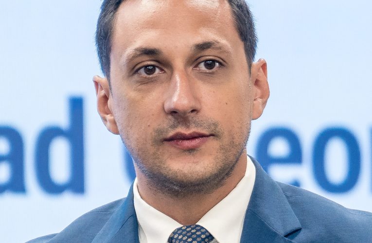 Vlad Gheorghe: Ilie Bolojan trebuia să fie chiar mai intransigent față de PSD, trebuia să împingă mai multe reforme, doar așa se câștigă încrederea cetățenilor, chiar dacă poate se pierde încrederea celor care își pun banii în cutiile de pantofi