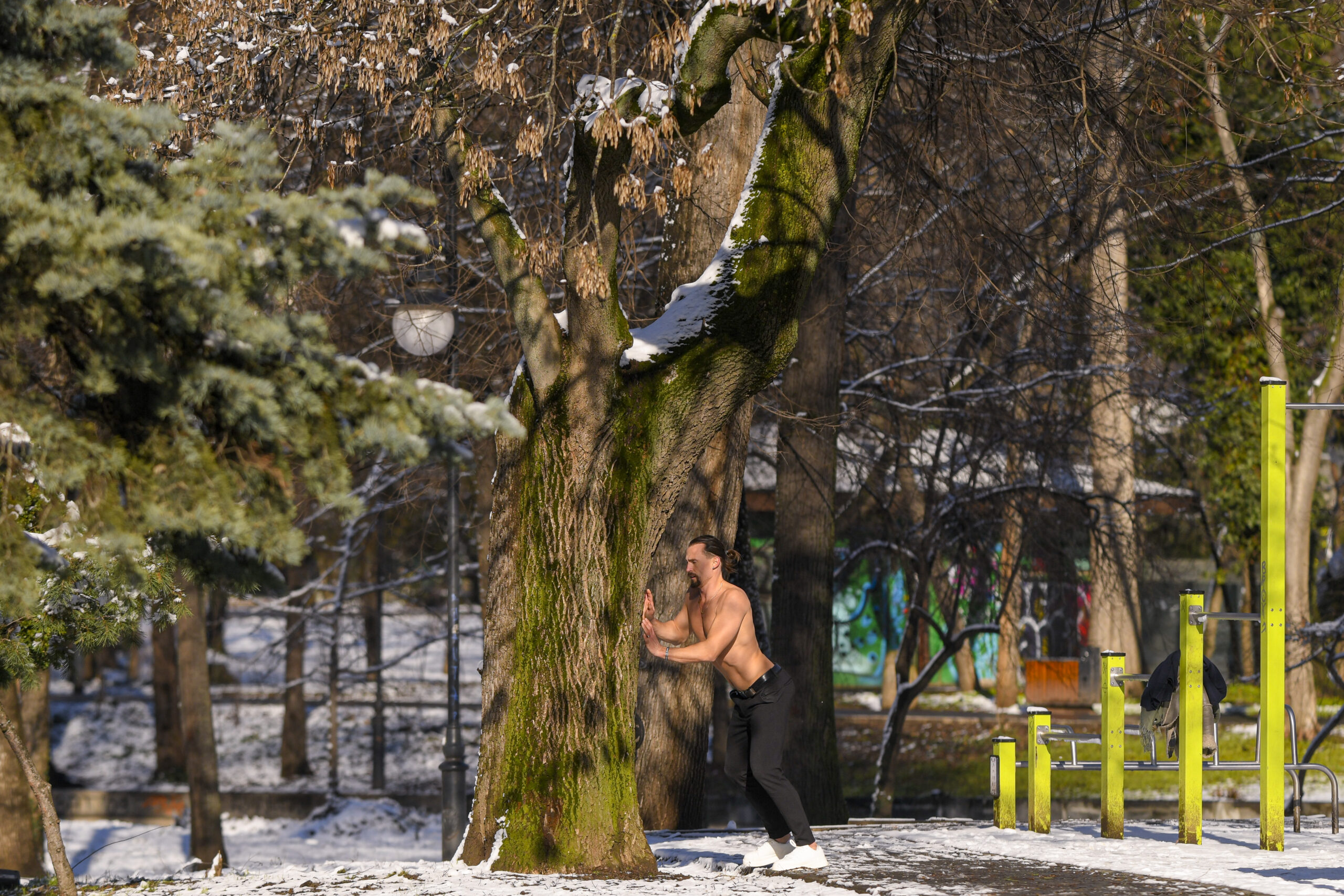 Vremea în București în până vineri: frig, ploi slabe și vânt cu rafale de până la 50 km/h