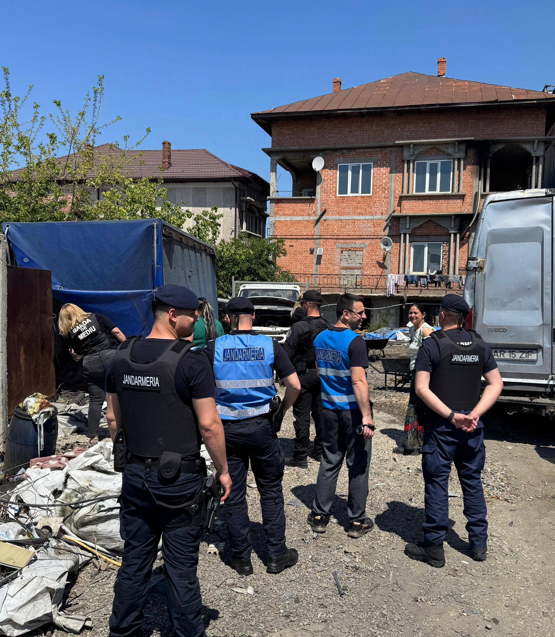 33 de tone de deșeuri confiscate și activități suspendate în urma controalelor Gărzii de Mediu în zona Sintești-Jilava