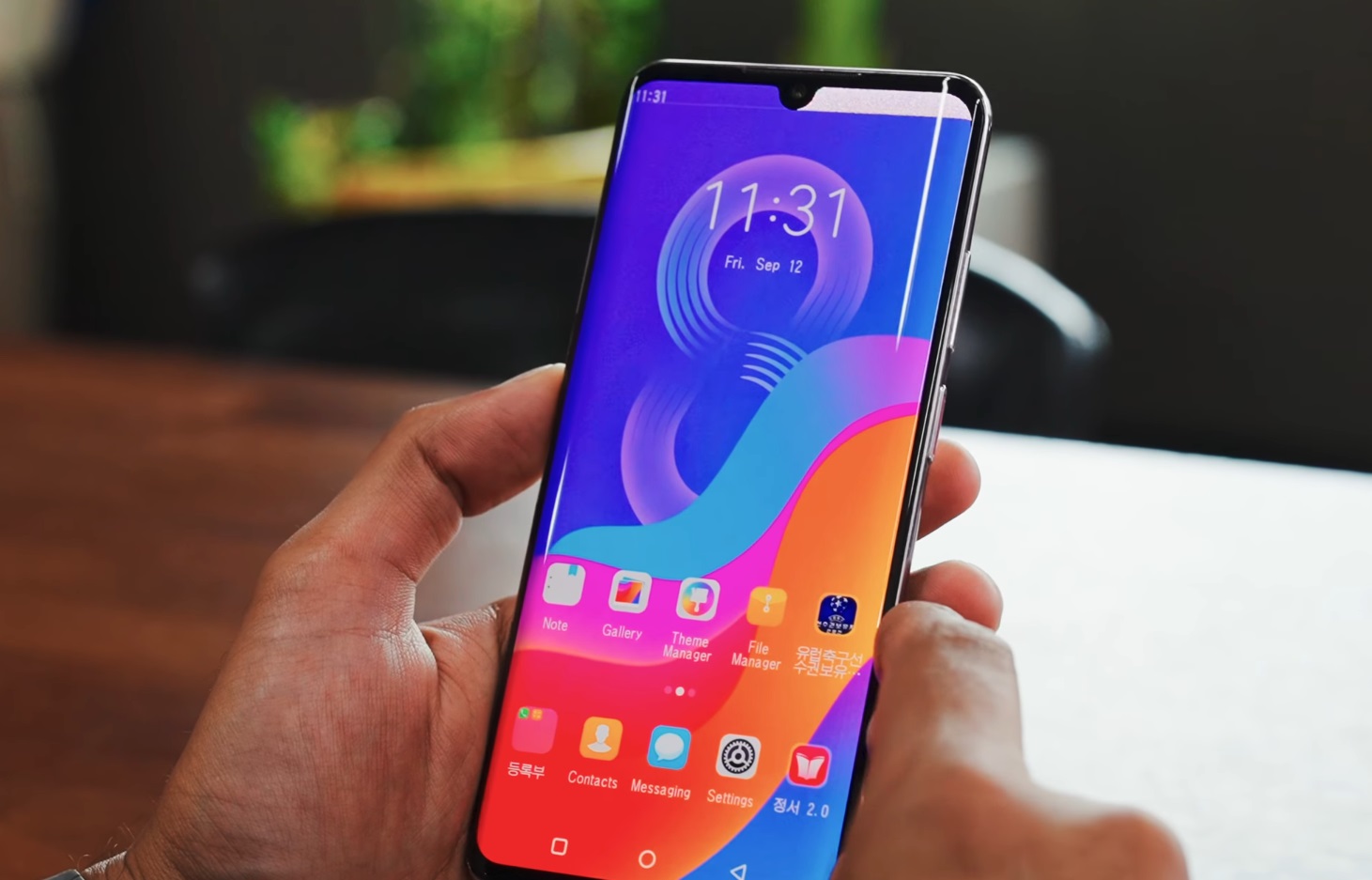 81% din germani își verifică telefonul în fiecare oră chiar dacă nu primesc nicio notificare. Cum se manifestă FOMO la tineri, câți își pierd șirul gândurilor
