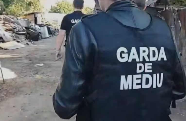 Amenzi de aproape un milion de lei date de Garda de Mediu, după controale în Slobozia. S-au găsit nereguli privind gestionarea deșeurilor periculoase și evacuarea apelor uzate