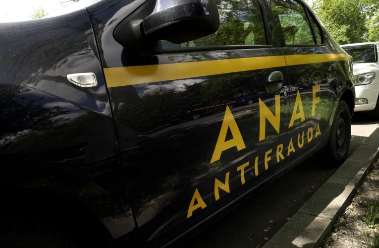 ANAF a confiscat peste 4,5 milioane de lei de la opt firme prahovene care vindeau aur ilegal