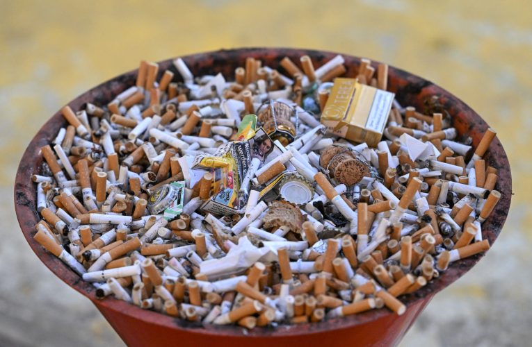 Aproape jumătate dintre cazurile de cancer care pot fi prevenite, legate de două obiceiuri de viață