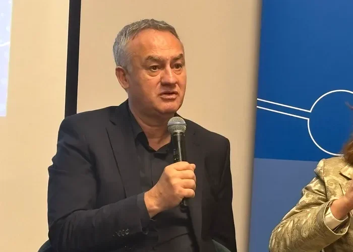 ARPIM: Românii așteaptă timp de peste trei ani pentru a avea acces la tratamente noi și eficiente. Dr. Radu Rășinar: „Sănătatea nu este considerată o prioritate”