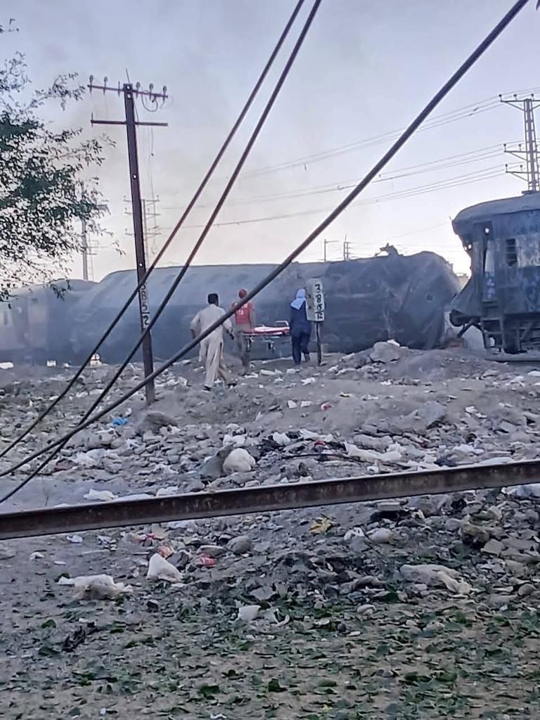 Atac cu bombă lângă o cale ferată în sud-vestul Pakistanului: peste 20 de morți în urma exploziei