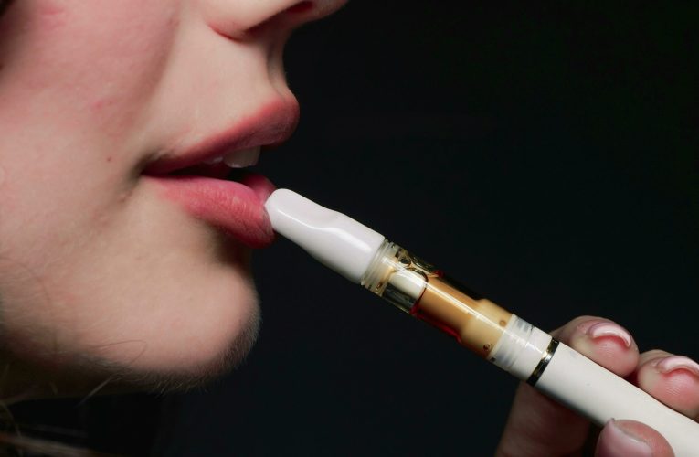 Avertisment de Ziua fără Tutun: Tot mai muți tineri folosesc simultan mai multe produse cu nicotină