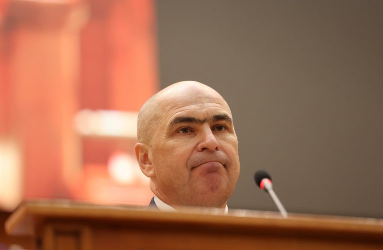 Bolojan, cel mai demis premier de către Parlament din ultimul deceniu. Ce mai poate face ca interimar