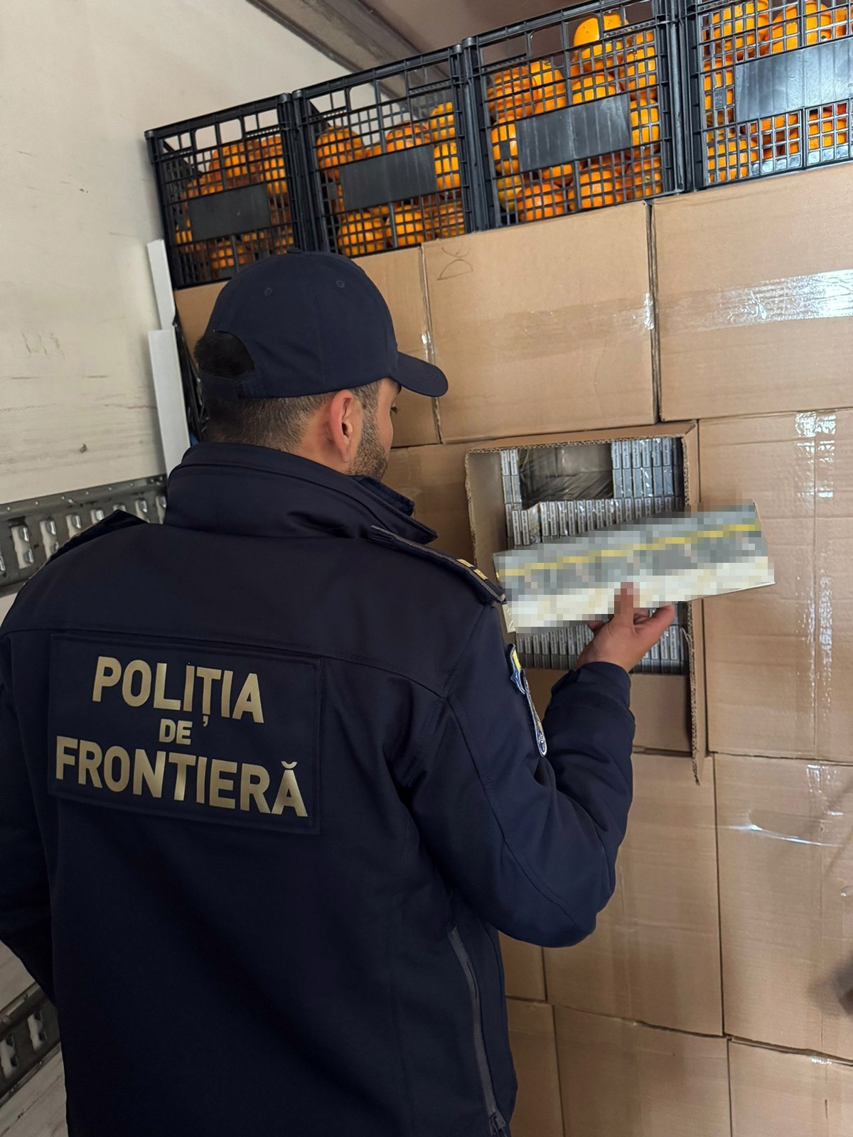 Captură uriașă la Giurgiu: Țigări de peste 2 milioane de euro, ascunse într-un transport de portocale