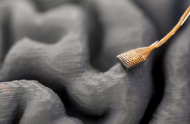 China transformă implanturile cerebrale cu inteligență artificială în produse comerciale