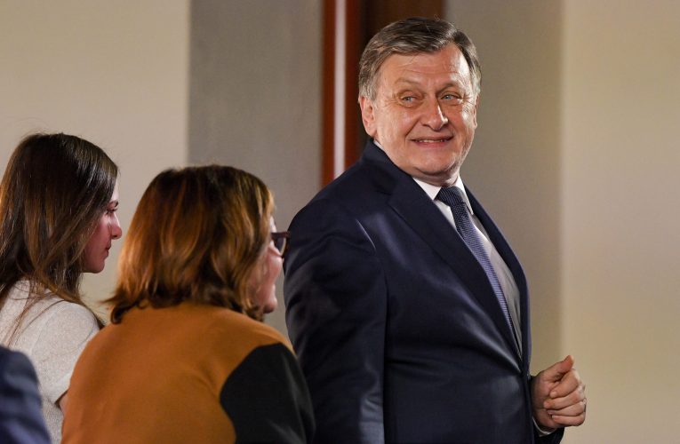 Crin Antonescu atacă dur conducerea PNL: „Orban a fost bun până n-a mai fost. Azi parcă nici Cîțu nu a existat”