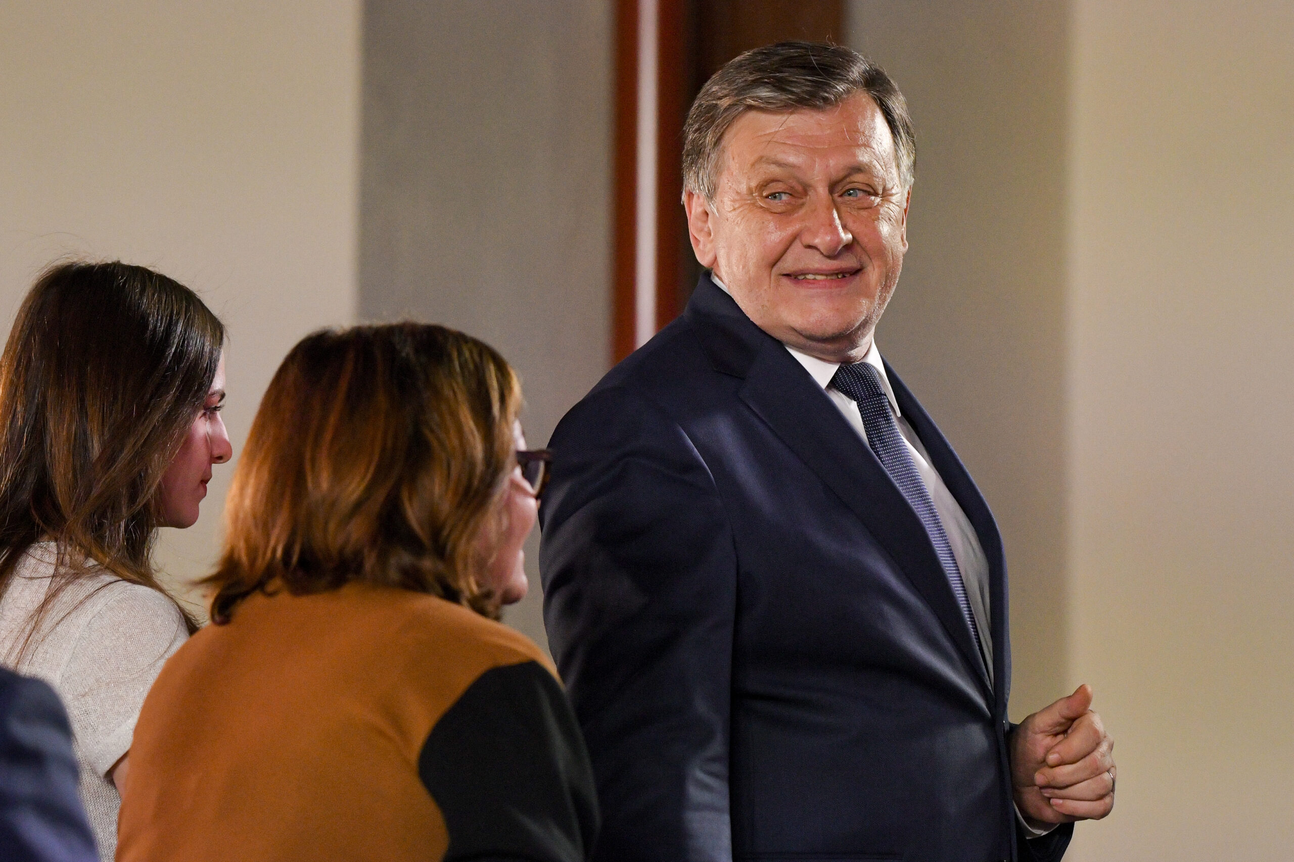 Crin Antonescu atacă dur conducerea PNL: „Orban a fost bun până n-a mai fost. Azi parcă nici Cîțu nu a existat”