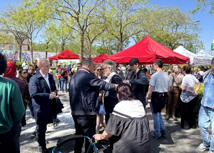 „Dispari, trădător murdar”. Prim-secretarul Partidului Socialist din Franța a fost atacat cu făină la protestele de 1 mai