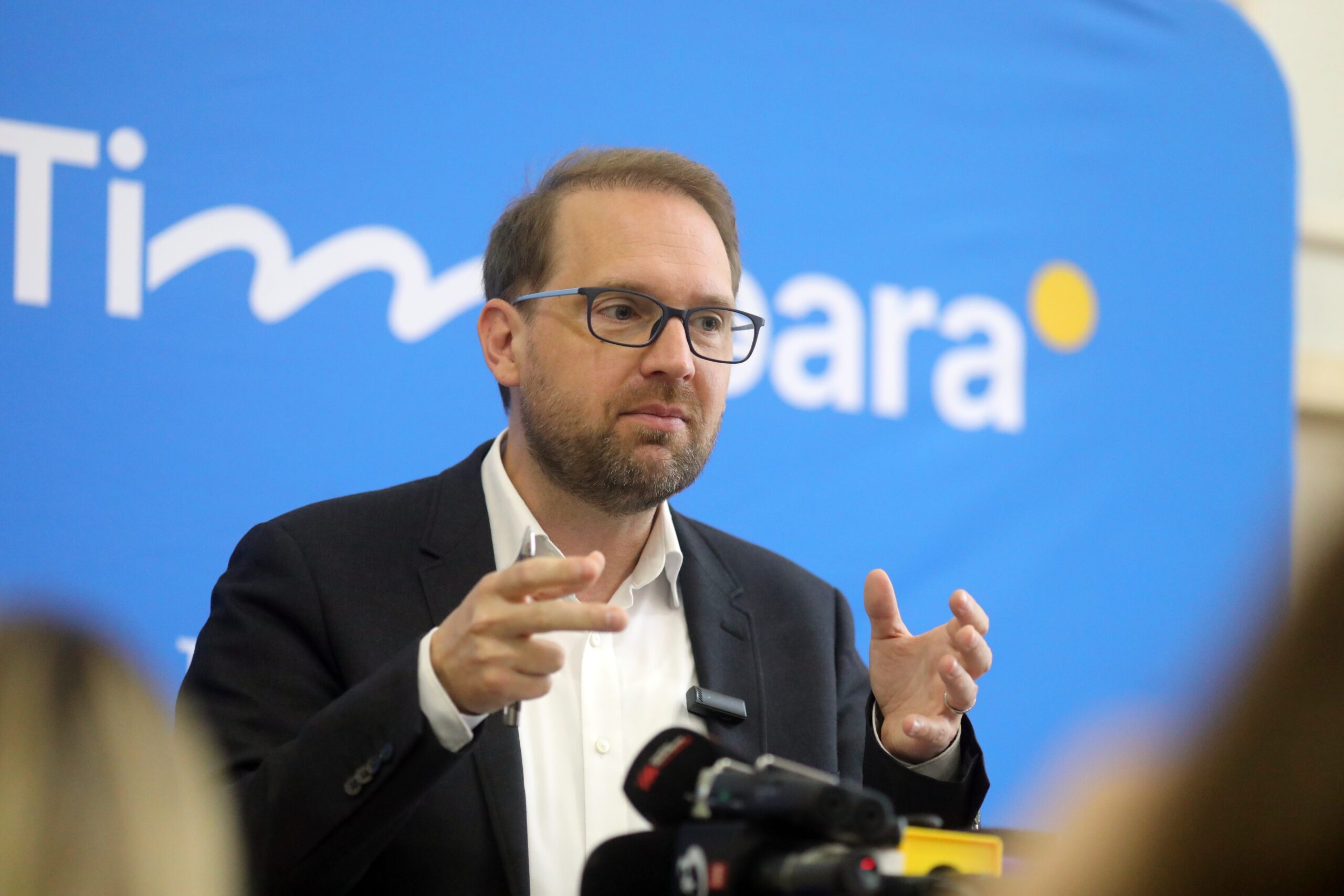 Dominic Fritz, susținere pentru Oana Țoiu după decizia privind o asociație controlată de Adrian Năstase: „A și început cuibul de viespi să se agite”