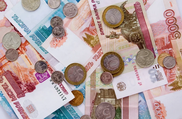 Economia Rusiei, tot mai afectată de sancțiuni. Marile companii intră într-un „colaps gestionat”