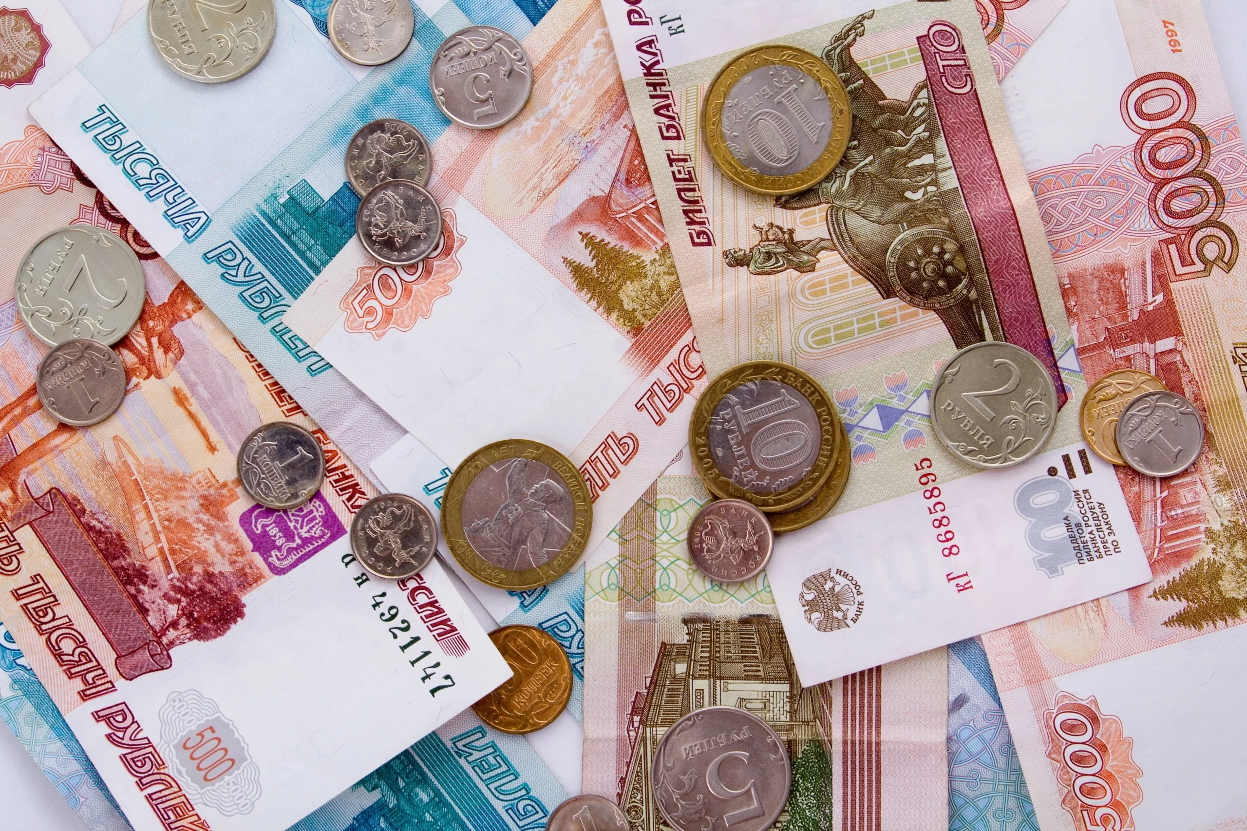 Economia Rusiei, tot mai afectată de sancțiuni. Marile companii intră într-un „colaps gestionat”