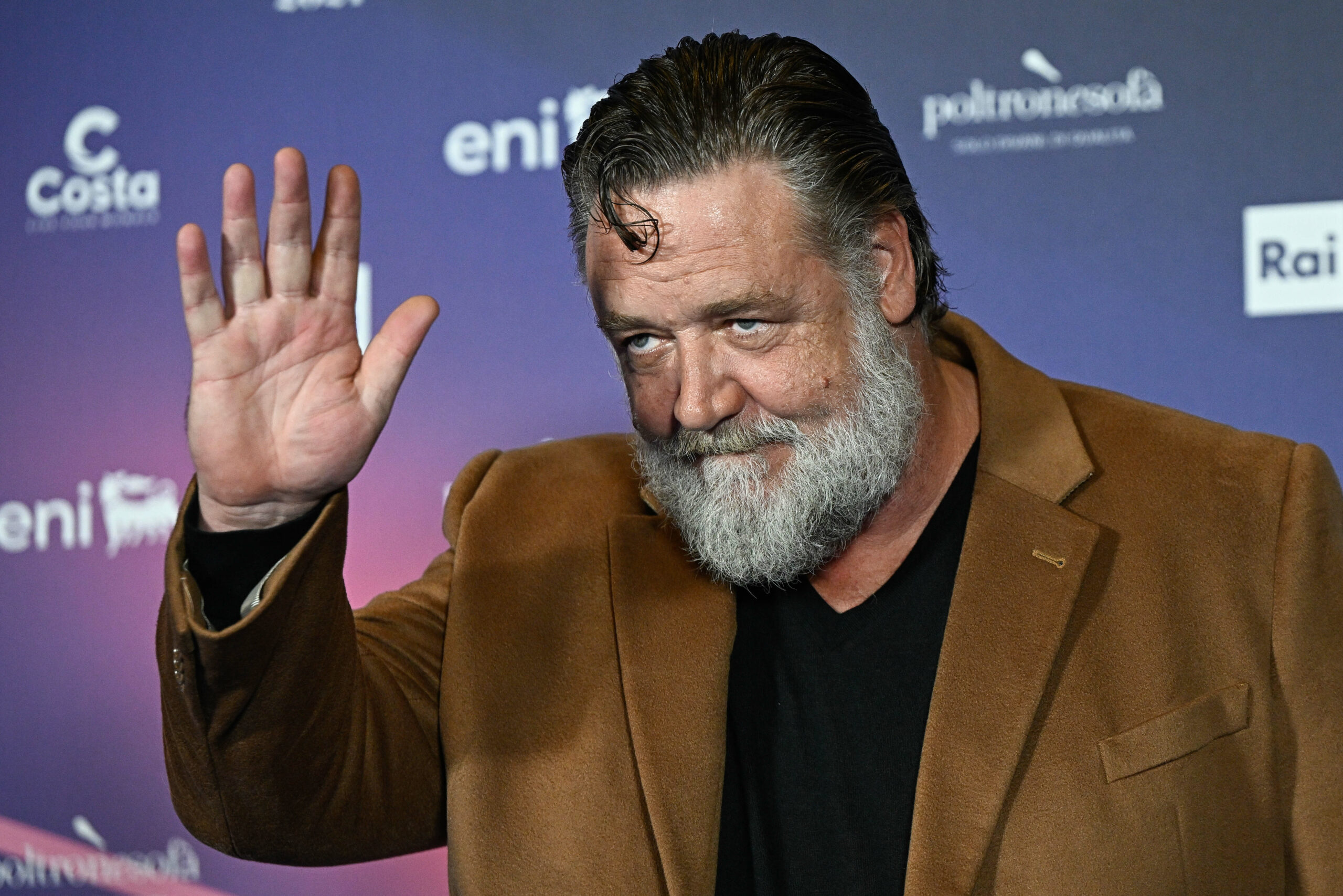 Filmările unui film nou cu Russel Crowe, oprite din cauza riscului de pestă porcină
