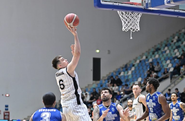 Finala campionatului de baschet masculin, programată să înceapă pe 26 mai: CSM Oradea și U-BT Cluj se întâlnesc pentru al 4-lea an consecutiv în ultimul act
