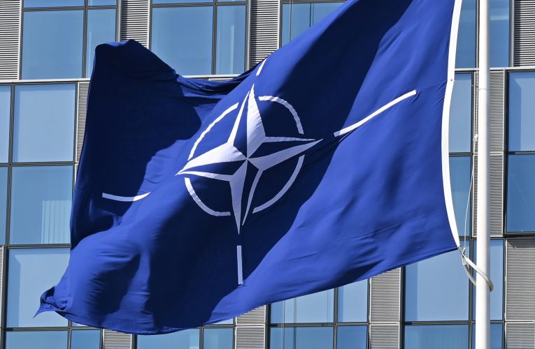 FT: NATO va presa companiile europene de armament să crească investițiile și producția