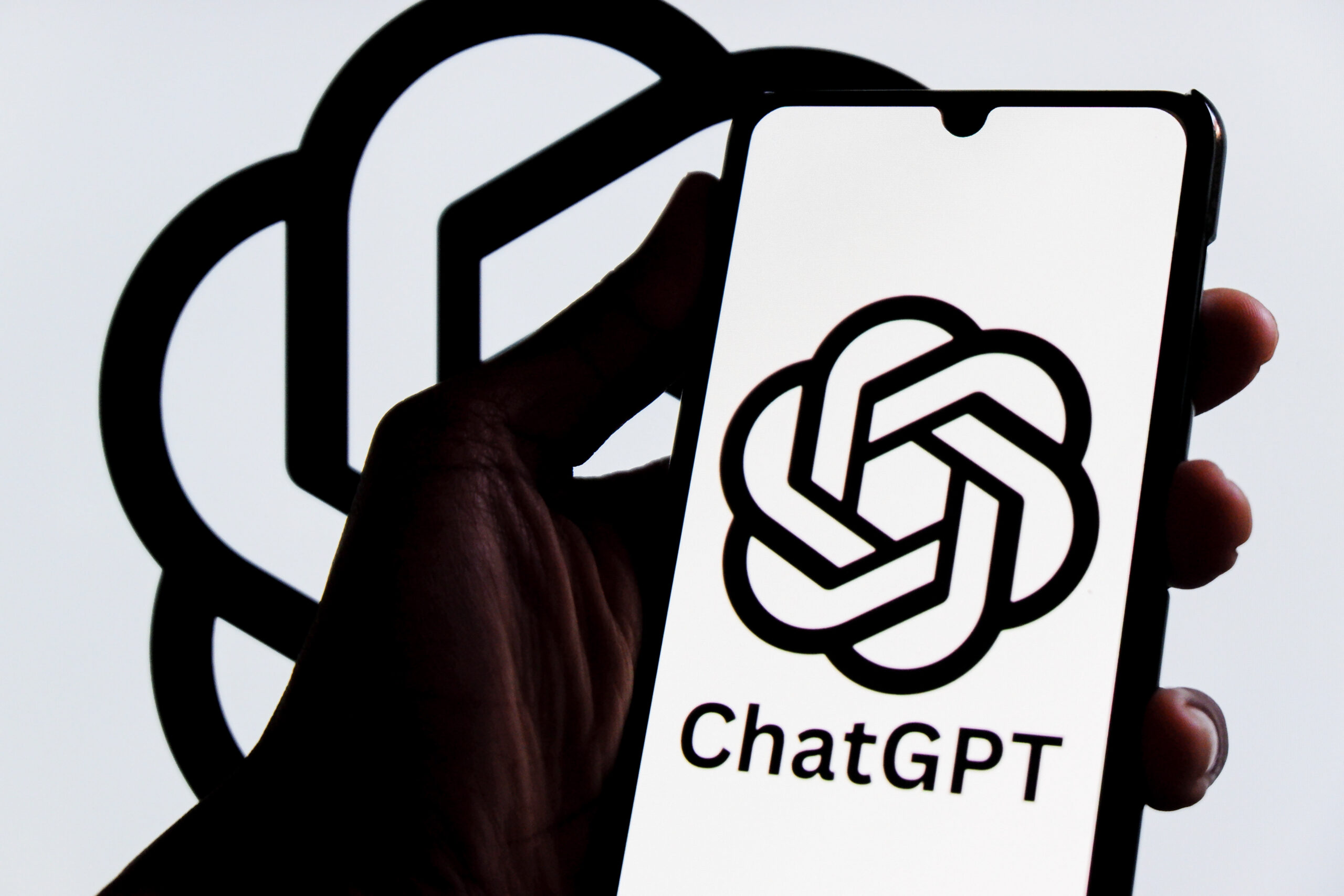 Gemini AI devine alegerea preferată pentru productivitate digitală. De ce renunță utilizatorii la ChatGPT și Claude