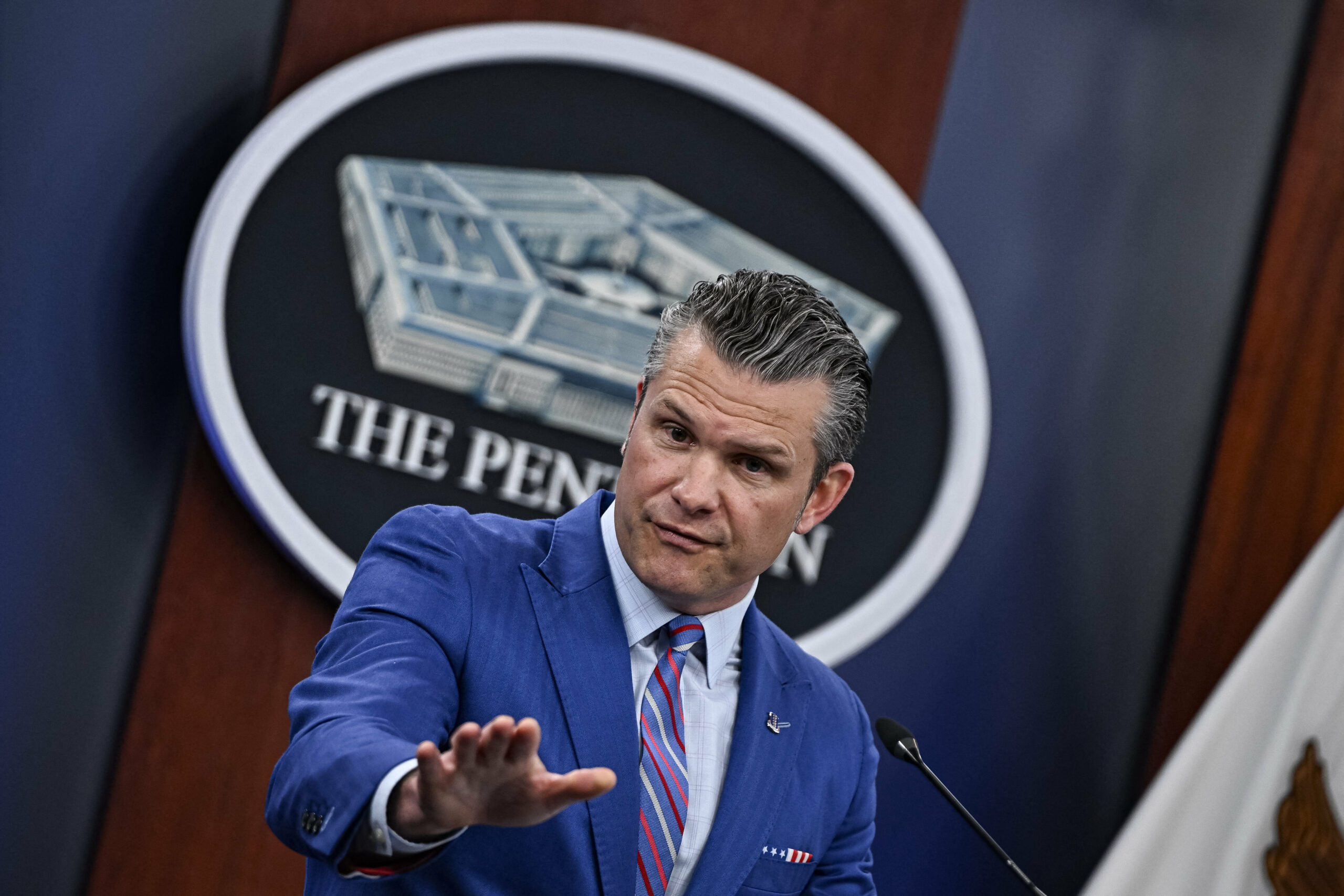 Hegseth anunță că „armistițiul nu s-a încheiat” după schimburi de focuri SUA-Iran în Strâmtoarea Ormuz