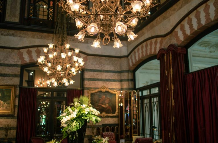 Hotelul emblematic din Istanbul care a găzduit spioni, regi și pe Greta Garbo