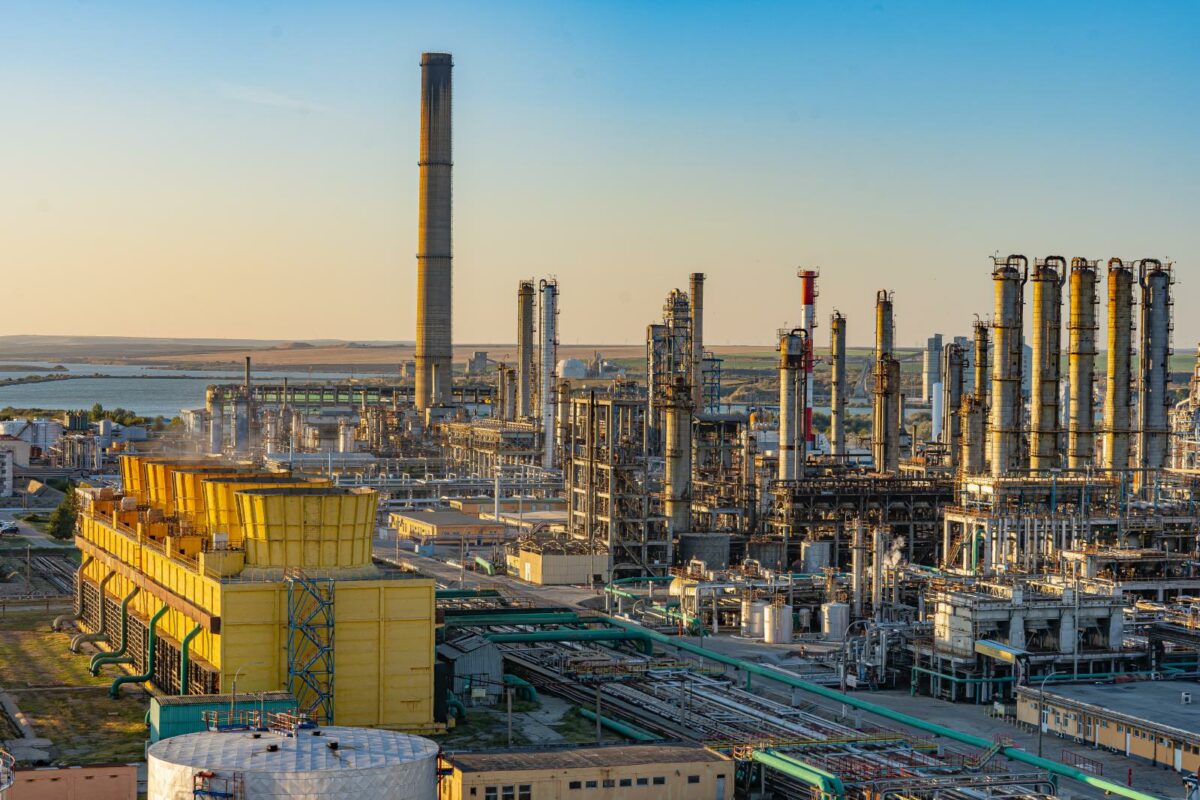 În doar 4 luni, Rompetrol Energy a generat 180.000 de MWh de energie electrică. De ce are România tot mai multă nevoie de centralele pe gaz?