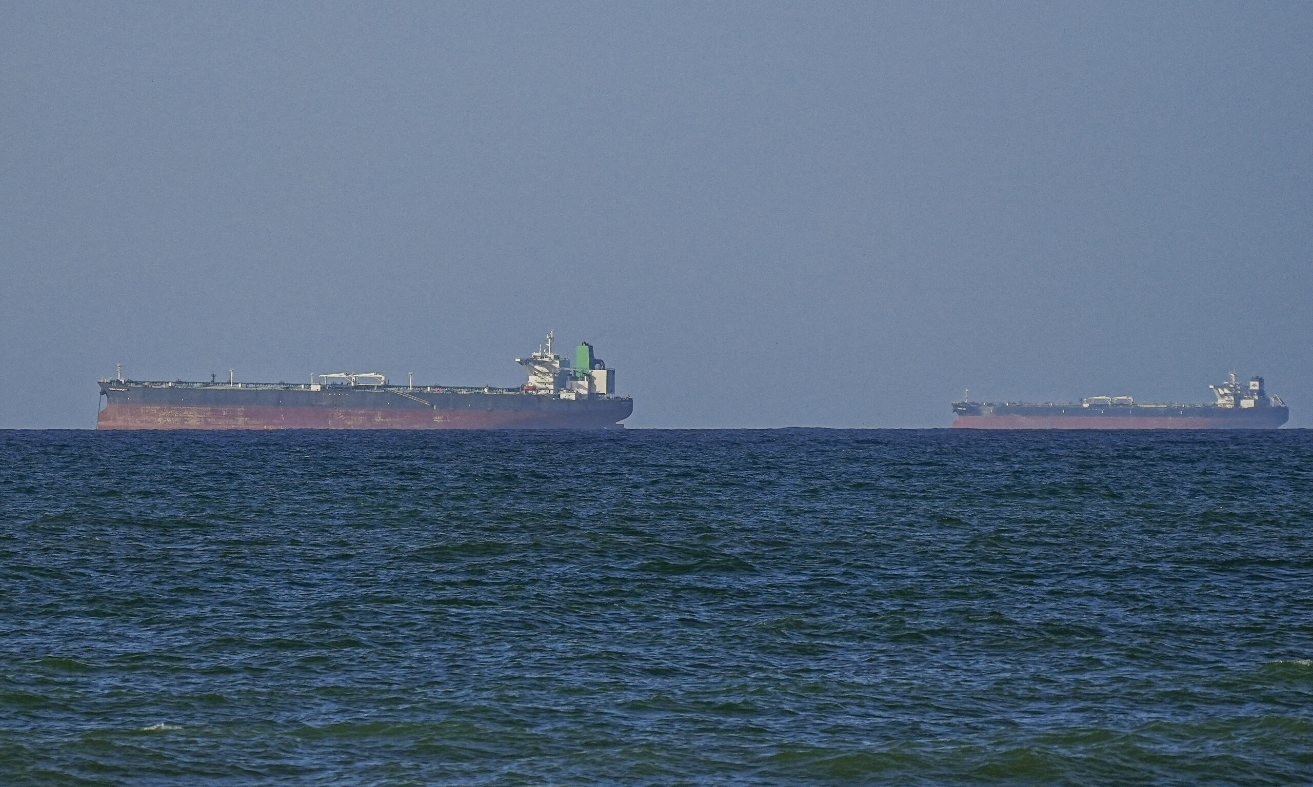 Iranul vrea să taxeze giganții tech pentru cablurile submarine din Strâmtoarea Ormuz