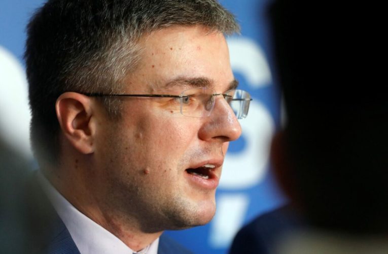 Irineu Darău cere modificarea criteriilor de clasificare pentru unitățile de cazare vechi de zeci de ani