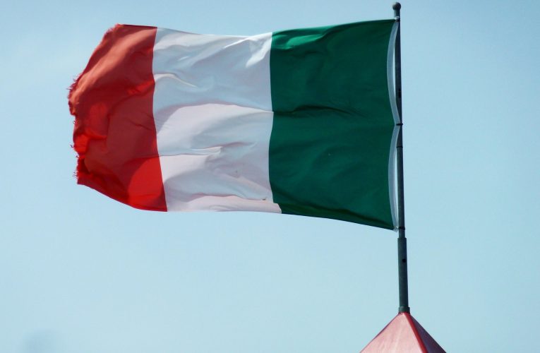 Italia: Șapte răniți după ce un șofer a intrat cu mașina în pietoni în centrul orașului Modena
