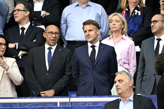 Macron, huiduit de 80.000 de oameni la finala Cupei Franței