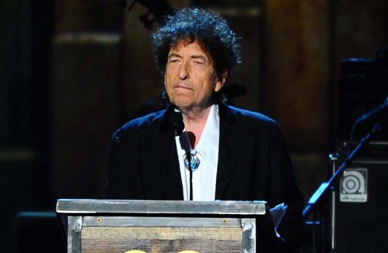 Mare sărbătoare: este ziua legendarului muzician Bob Dylan
